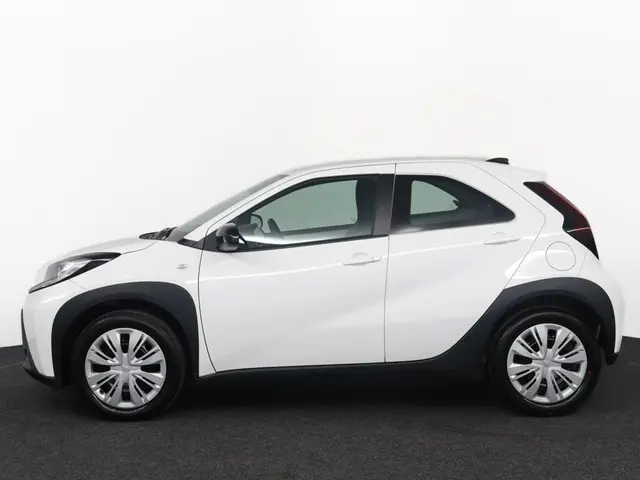 Toyota Aygo X 1.0 VVT-i S-CVT Play 2025 Benzine 3