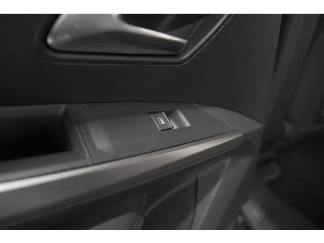 Peugeot 3008 Hybrid 145 e-DCS6 GT 2025 Hybride Benzine 33