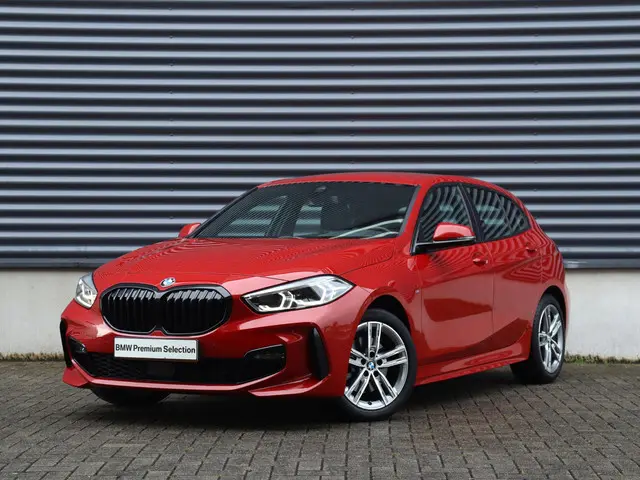 BMW 1 Serie 5-deurs 118i 2023 Benzine 33