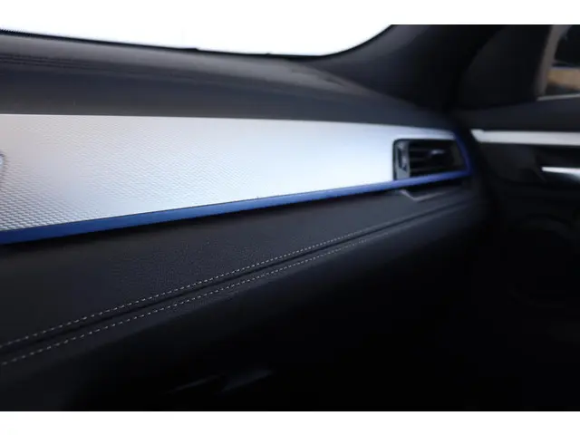 BMW X2 xDrive25e 2022 Hybride Benzine 26