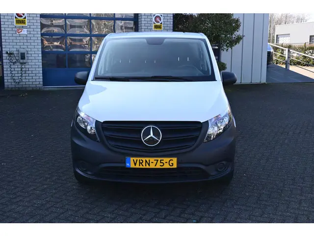 Mercedes-Benz Vito 2
