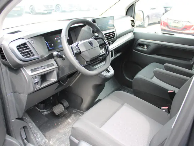 Peugeot e-Traveller Standard 75 kWh 2025 Elektrisch 21