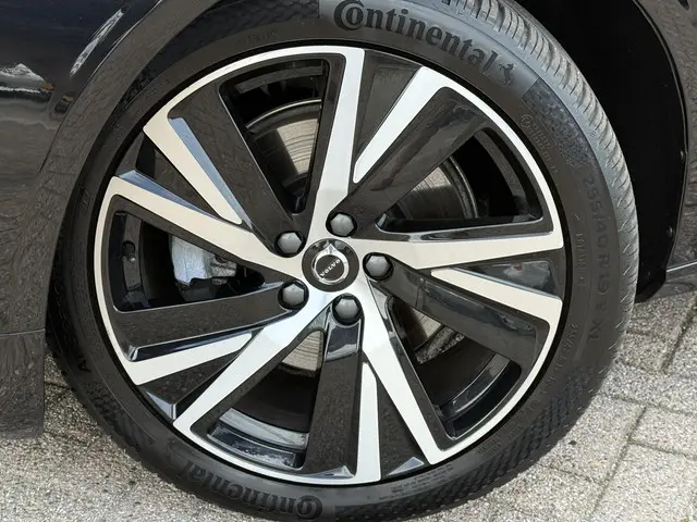 Volvo V90 B4 D Plus Dark 2023 Diesel 7