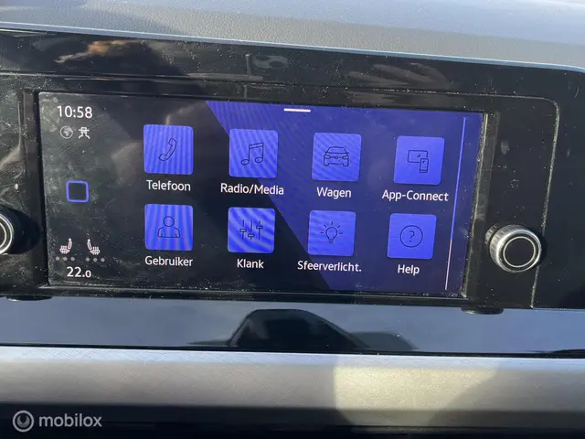 Volkswagen Golf 1.5 eTSI Life Business 2022 Benzine 13