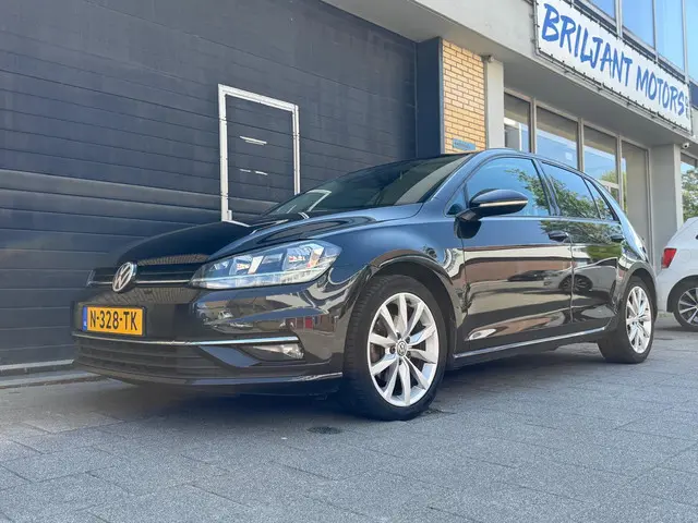 Volkswagen Golf 1.5 TSI Highline Business R 2018 Benzine 2