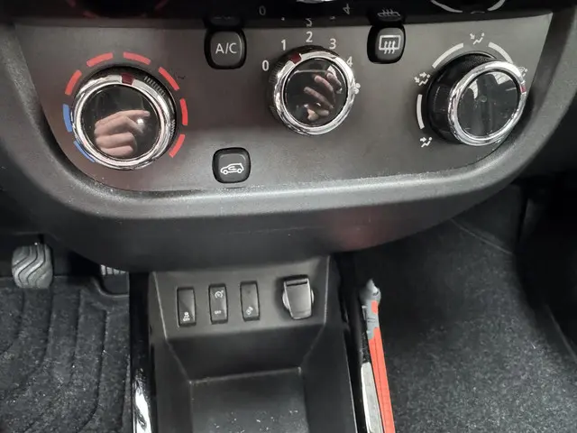 Dacia Spring Comfort Plus 27 kWh 2023 Elektrisch 13