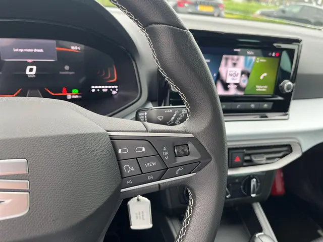 SEAT Ibiza 1.0 TSI Style Business Connect 2024 Benzine 19