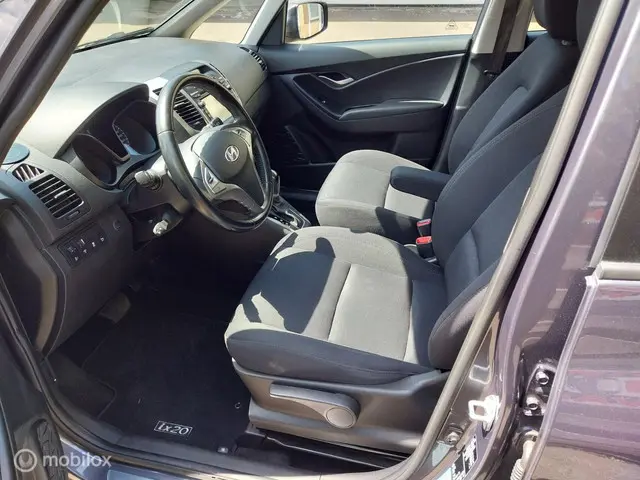 Hyundai ix20 1.6i Go! 2016 Benzine 12