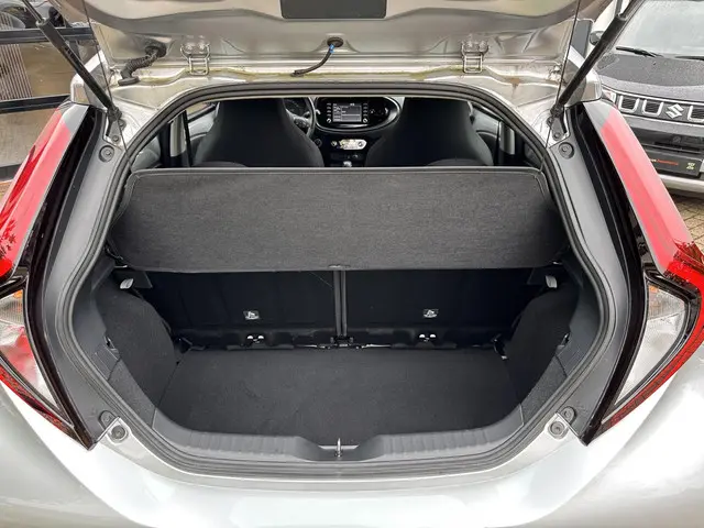 Toyota Aygo X 1.0 VVT-i S-CVT Play 2023 Benzine 19