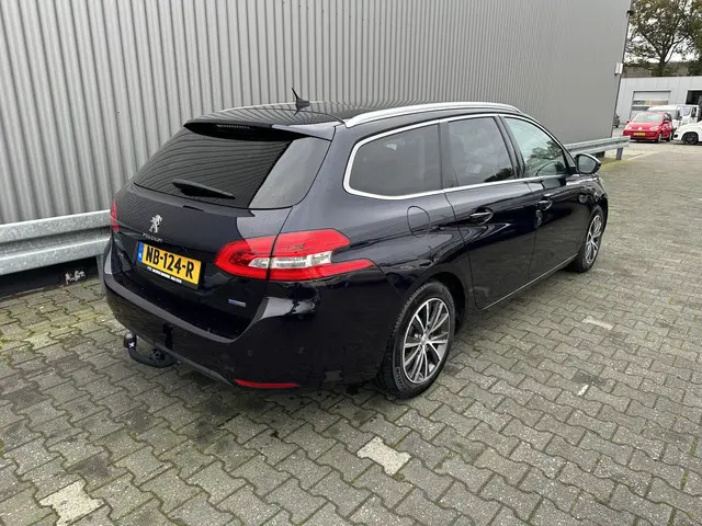 Peugeot 308 SW 1.2 PureTech Allure 2017 Benzine 2