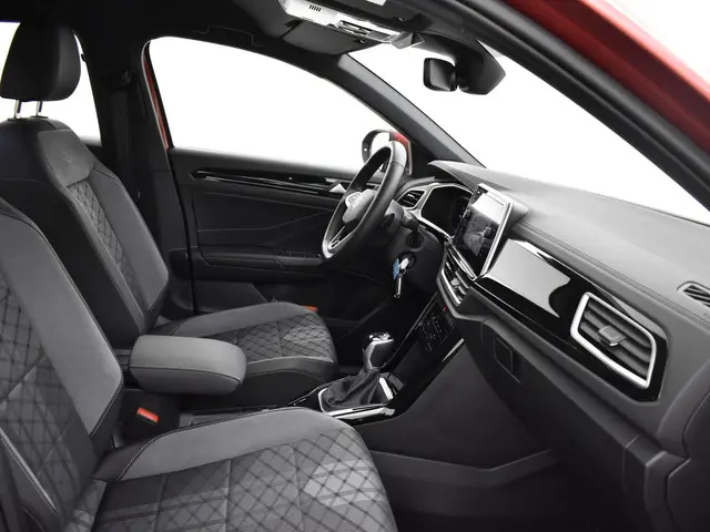 Volkswagen T-Roc 1.5 Tsi 150pk DSG R-Line 2024 Benzine 9
