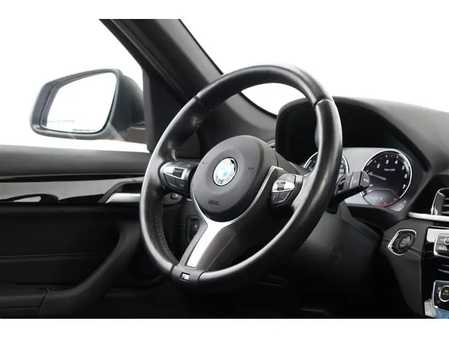 BMW X1 sDrive18i Executive Edition 2020 Benzine 11