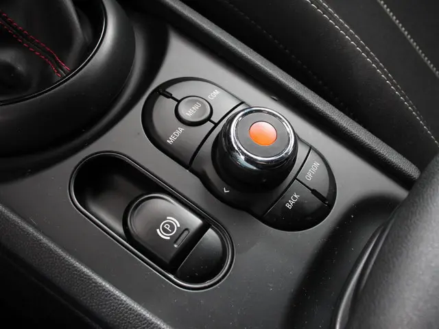 MINI Clubman 1.5 Cooper Chili Hyde Park 2018 Benzine 19