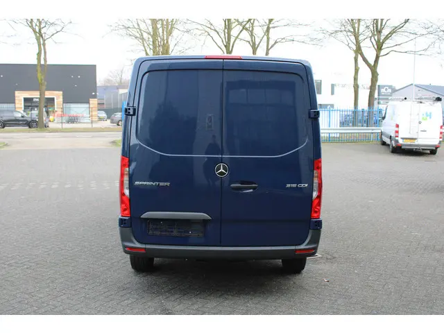 Mercedes-Benz Sprinter 315 CDI L2H1 RWD 2024 Diesel 12