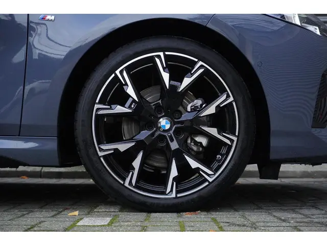 BMW 1 Serie 120 2024 Benzine 6