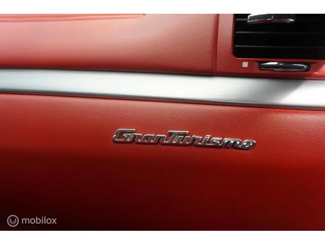 Maserati GranTurismo 4.2 V8 LAGE KM STAND!! 2012 Benzine 18