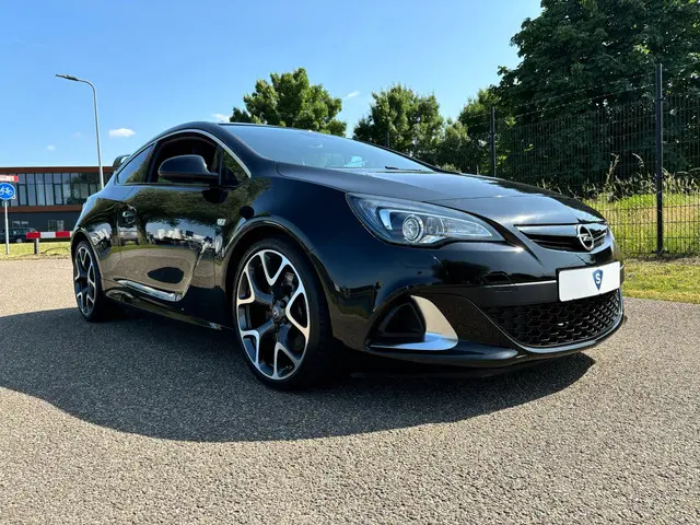 Opel Astra GTC 2.0 Turbo OPC | Recaro | 20inch 2018 Benzine 16