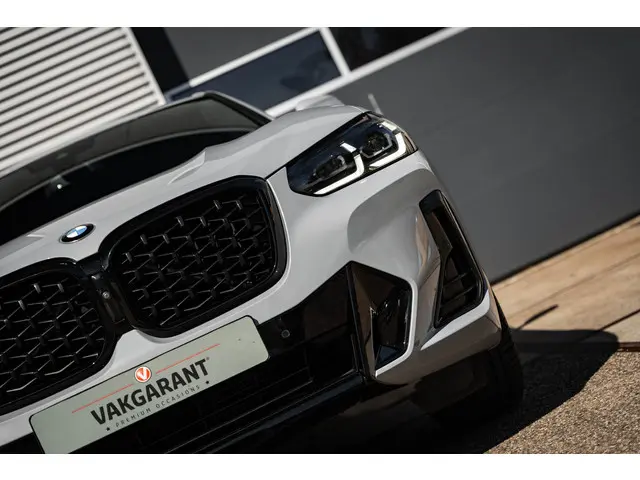 BMW X4 xDrive20i High Executive 2022 Benzine 13