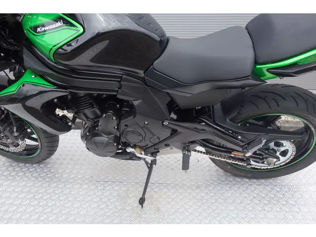 Kawasaki ER6-N ABS 2016 Benzine 17