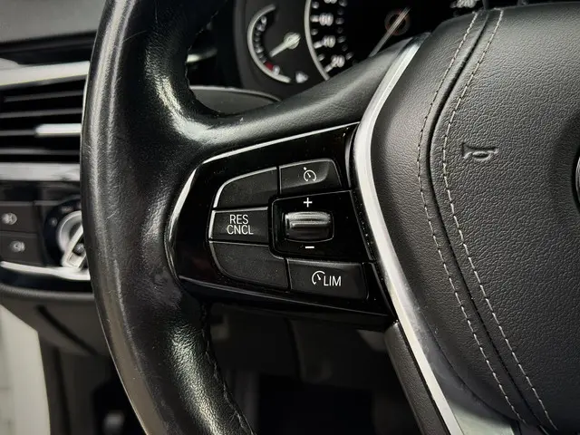 BMW 5 Serie Touring 520i High Executive 2018 Benzine 13