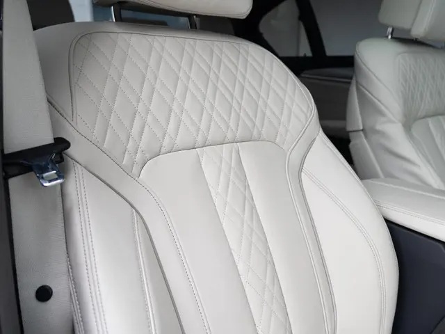 BMW 5 Serie Sedan 520i 2019 Benzine 12