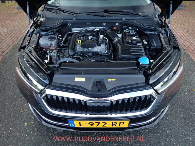 Škoda Octavia Combi Business Edition Plus 2021 Benzine 38