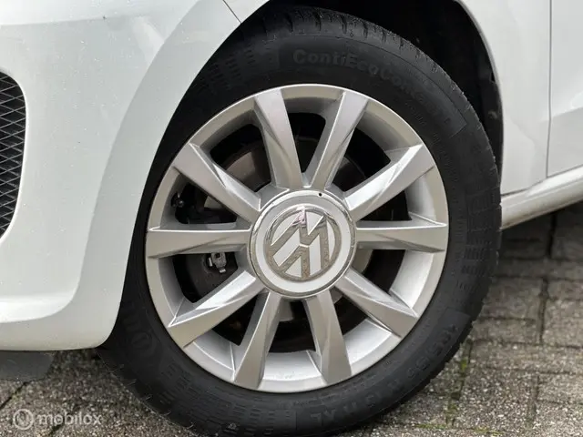 Volkswagen up! 3
