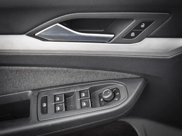 Volkswagen Golf 1.0 TSI 110pk Life 2023 Benzine 11