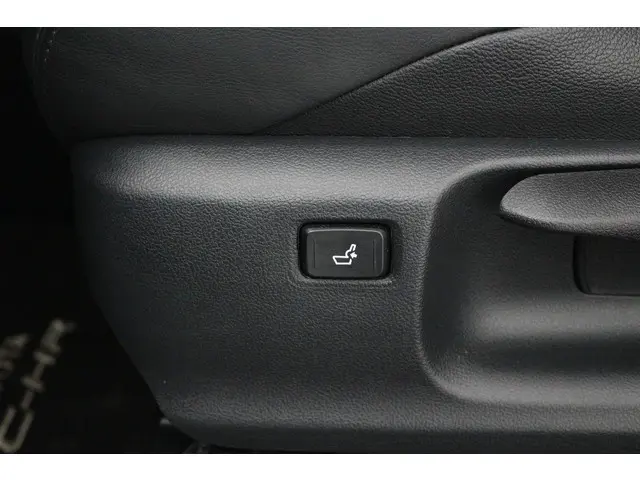 Toyota C-HR 1.8 Hybrid Bi-Tone 2018 Hybride Benzine 40