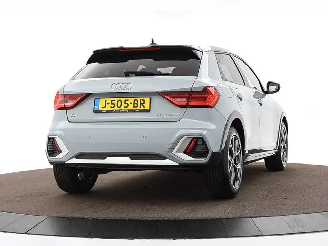 Audi A1 citycarver 25 TFSI 95pk Epic 2020 Benzine 2