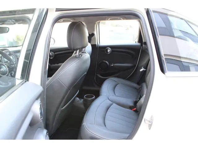 MINI One Mini 1.2 Business 2016 Benzine 17