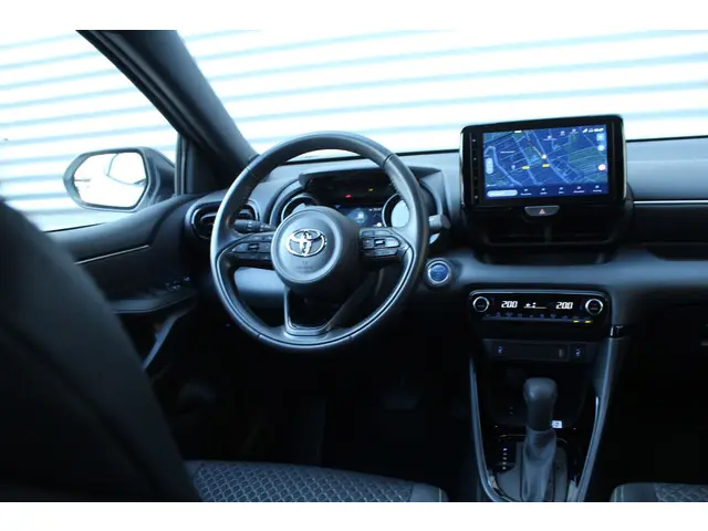 Toyota Yaris 1.5 Hybrid Executive 2022 Hybride Benzine 12