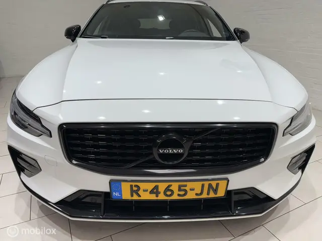 Volvo V60 2.0 T5 R-Design Car-Play 2019 Benzine 3