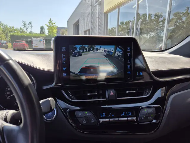 Toyota C-HR 1.8 Hybrid Active 2019 Hybride Benzine 8