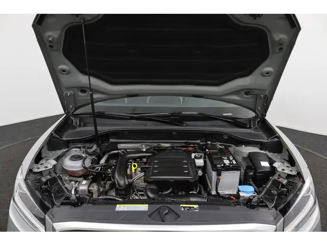 Audi Q2 1.0 TFSI Sport 2017 Benzine 32