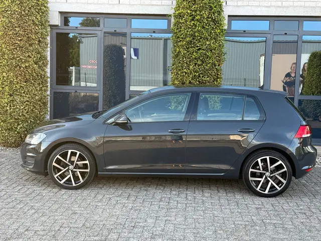 Volkswagen Golf 2