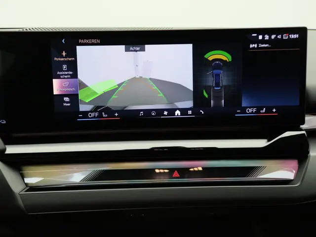 BMW 5 Serie Touring 550e xDrive 2025 Hybride Benzine 17