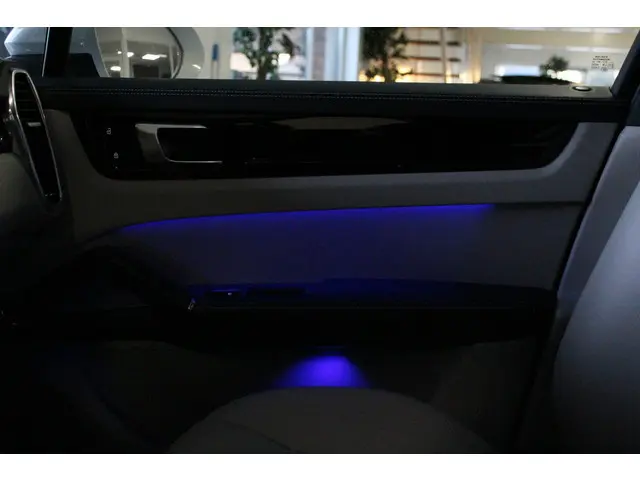 Porsche Cayenne 3.0 E-Hybrid 2021 Hybride Benzine 35