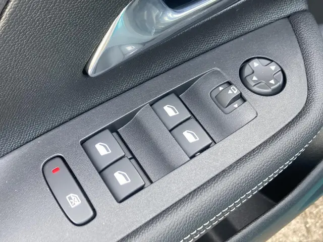 Opel Mokka-e Electric 54 kWh 281pk GSE 2026 Elektrisch 10