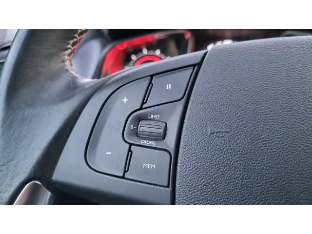 DS DS 5 1.6 THP Performance Line 2018 Benzine 15