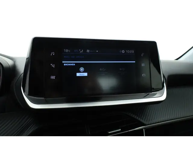 Peugeot 208 1.2 PureTech Active - Automaat 2022 Benzine 18