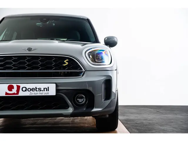 MINI Countryman Cooper SE ALL4 2022 Hybride Benzine 38