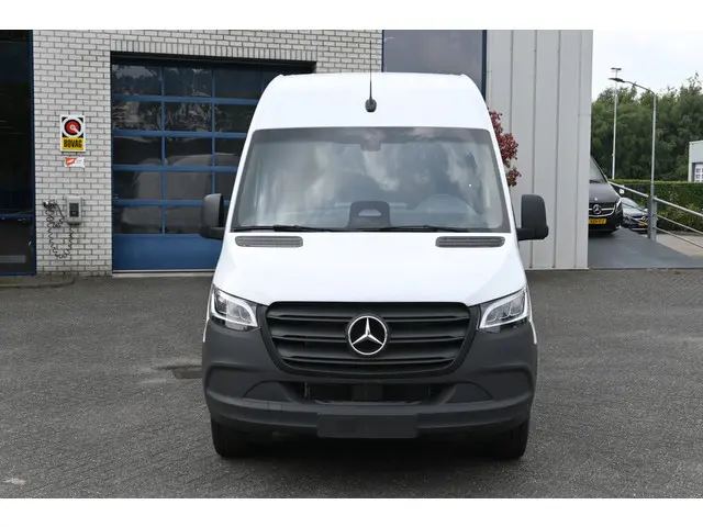 Mercedes-Benz Sprinter 317 CDI L3H2 Pro 2024 Diesel 2