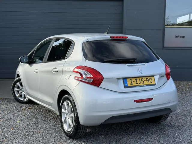 Peugeot 208 1.2 PureTech Style 2015 Benzine 4