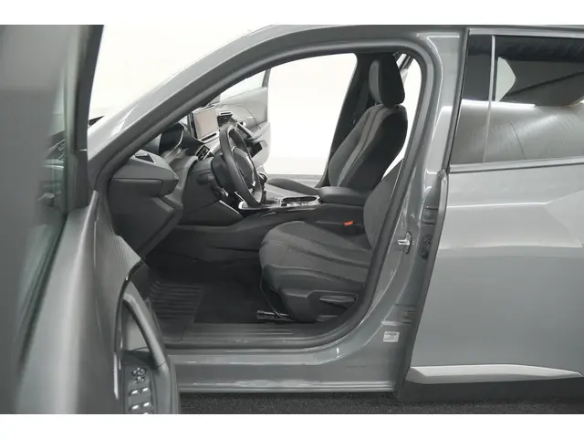 Peugeot 2008 PureTech 100 Allure 2024 Benzine 29