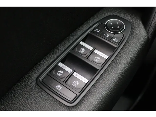 Renault Captur 1.3 TCe 130 Intens 2020 Benzine 30