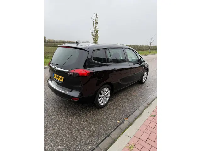 Opel Zafira Tourer 1.4 Cosmo 7 personen 2015 Benzine 3