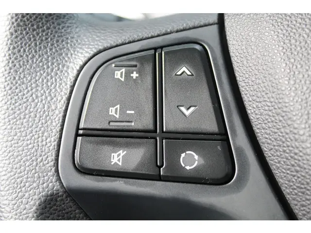 Hyundai i10 1.0i Comfort//5Drs//Navi!! 2018 Benzine 10