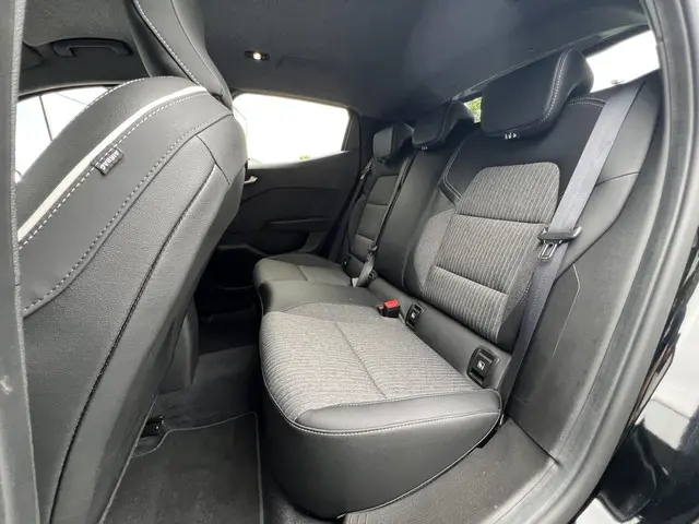 Mitsubishi Colt 1.0T MT First Edition 2024 Benzine 8