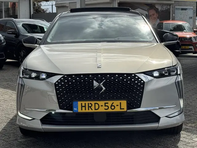 DS DS 4 E-Tense La Première 2022 Hybride Benzine 10